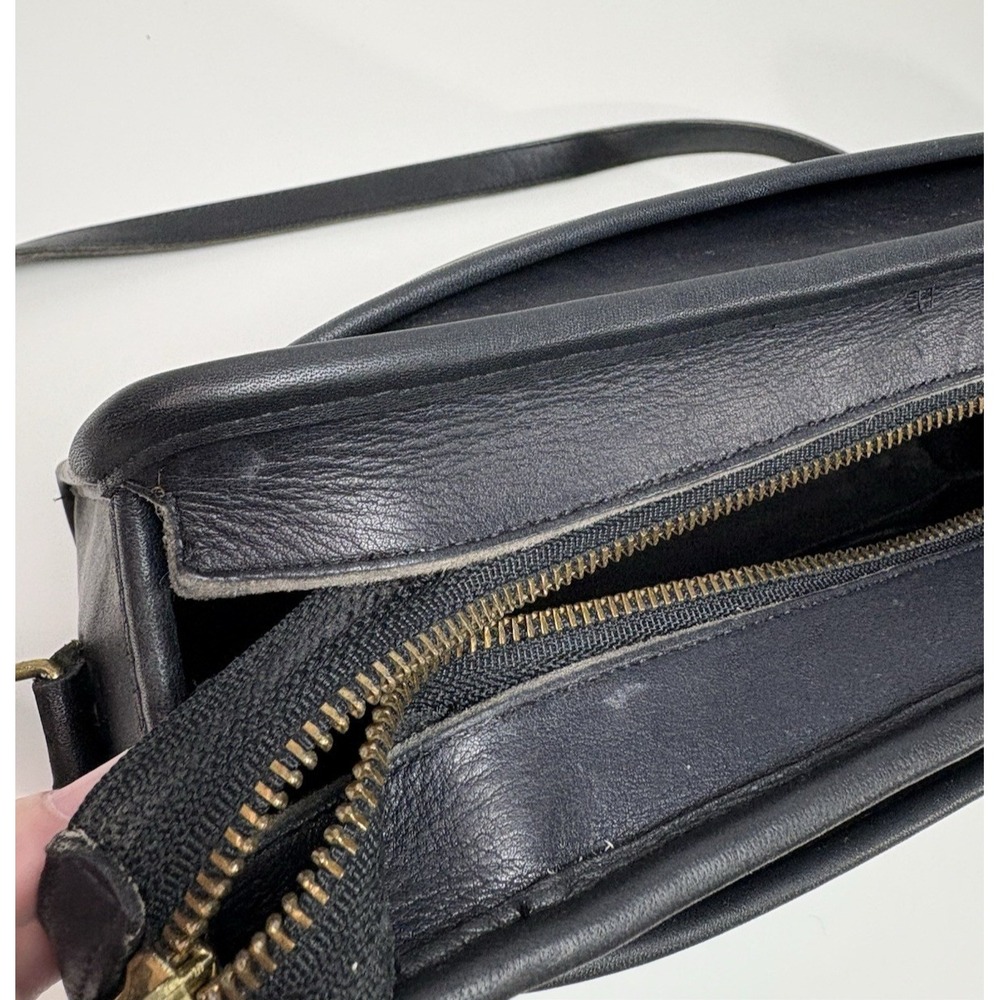 Vintage 80's Coach Swagger 9820 NYC Black Leather Crossbody‎ Shoulder Bag - Picture 8 of 15